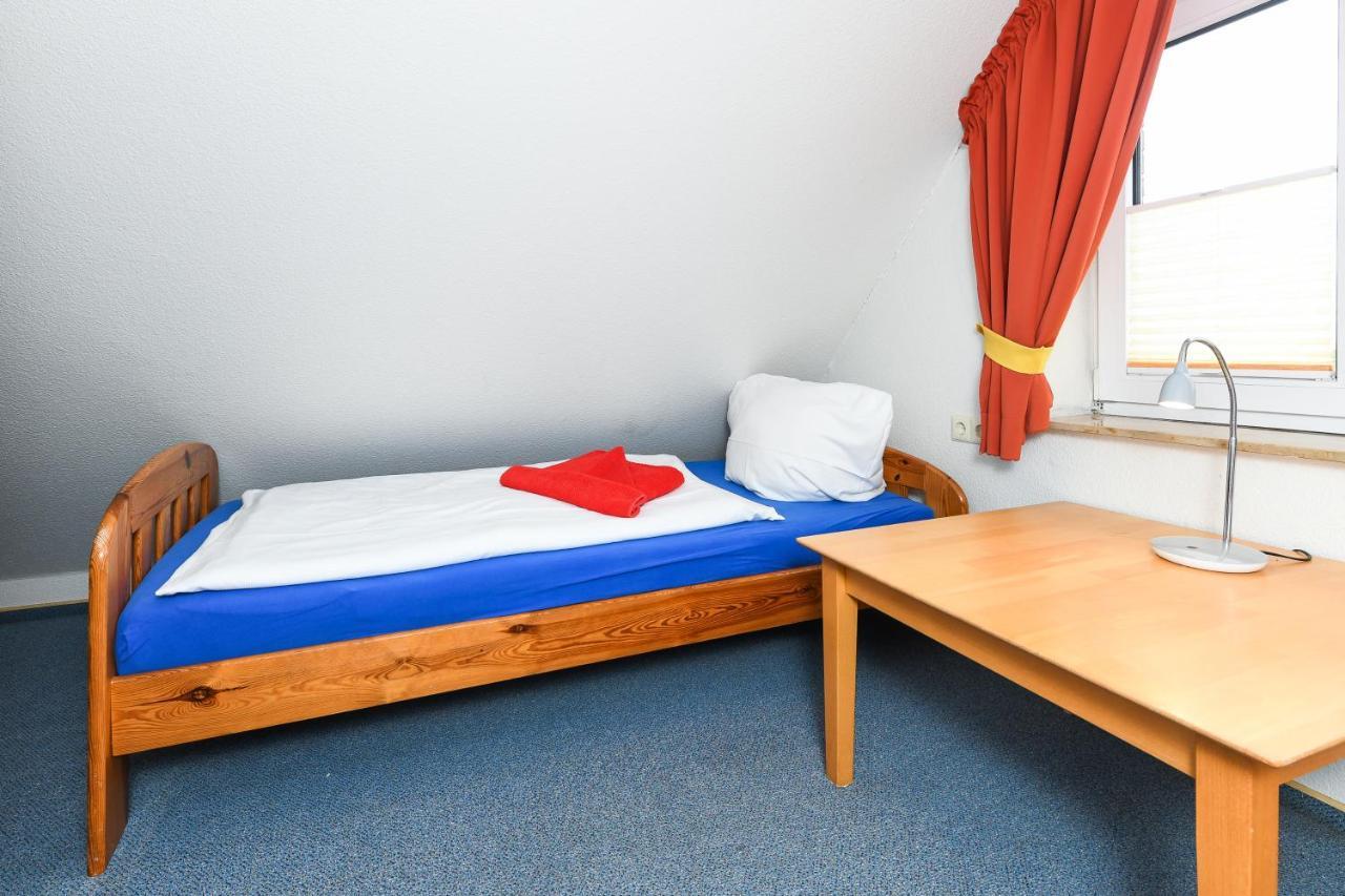 Ferienwohnung Juist Inselhaus Am Deich Нойхарлингерзийл Екстериор снимка