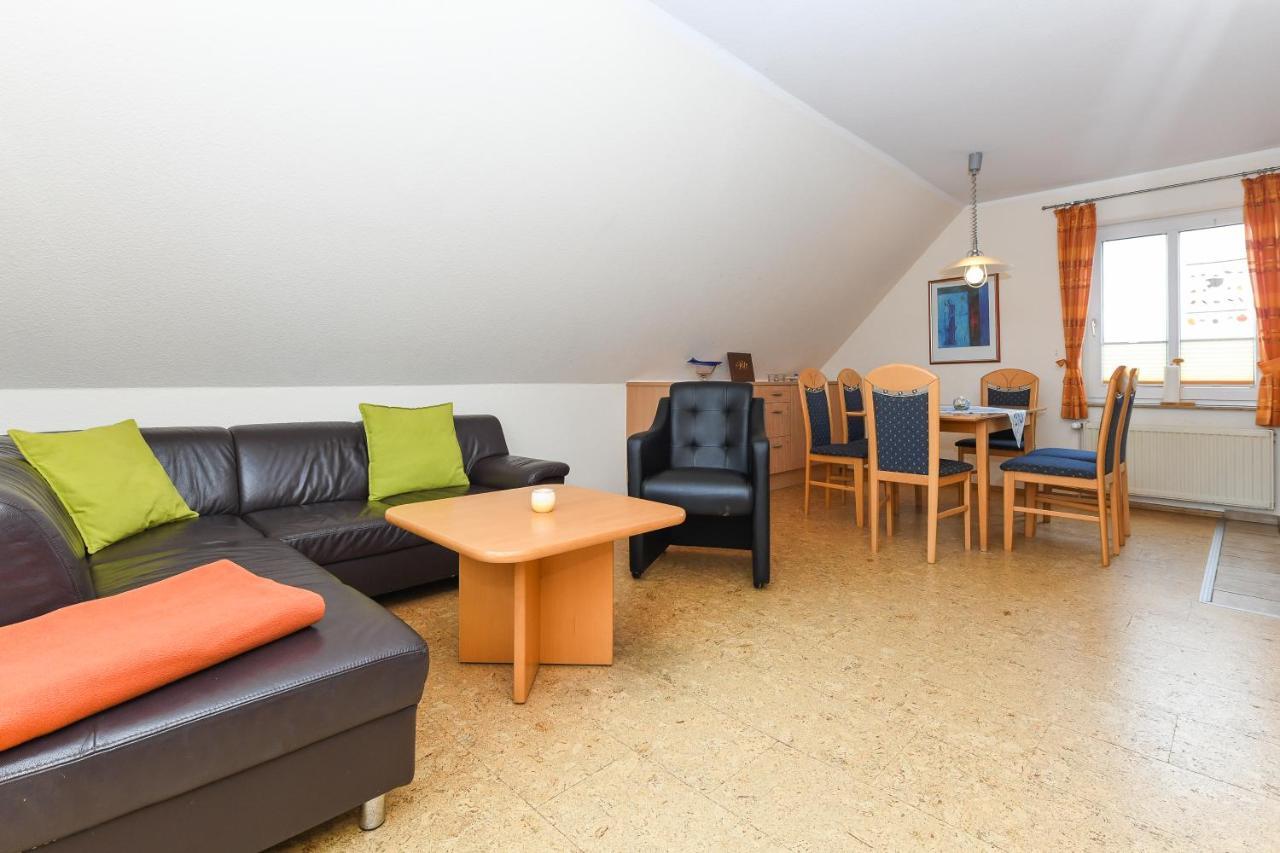 Ferienwohnung Juist Inselhaus Am Deich Нойхарлингерзийл Екстериор снимка