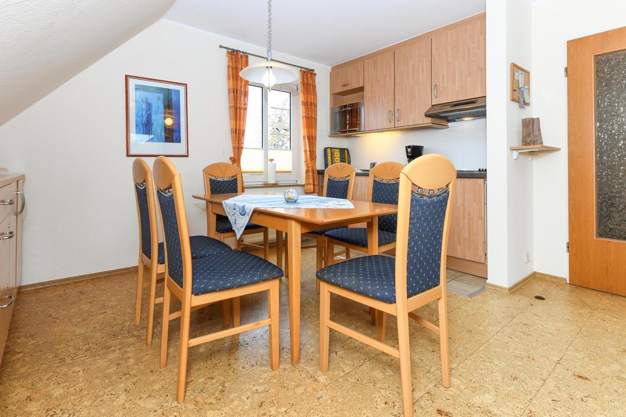Ferienwohnung Juist Inselhaus Am Deich Нойхарлингерзийл Екстериор снимка